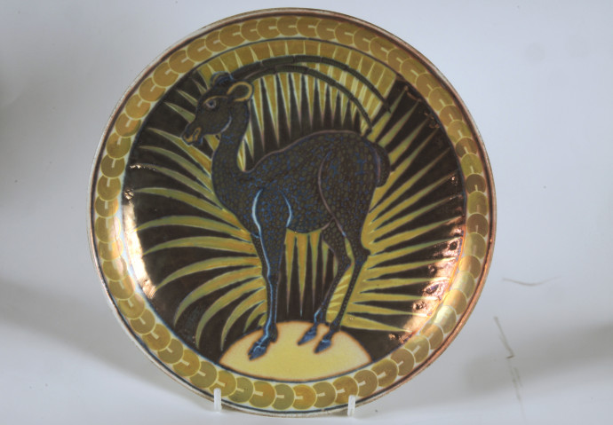 round plate depicting ibex